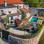 ヴィラ Beautiful Nar With Pool In Žminj