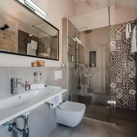 Beautiful Nar With Pool In Villa Žminj