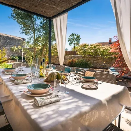 Villa Beautiful Nar With Pool In Žminj