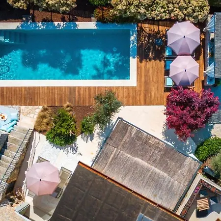 Villa Beautiful Nar With Pool In