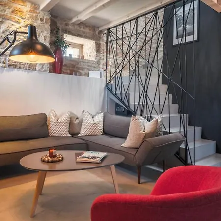 Beautiful Nar With Pool In