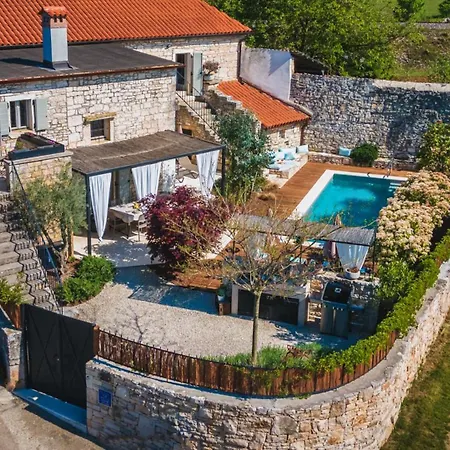 Villa Beautiful Nar With Pool In Žminj