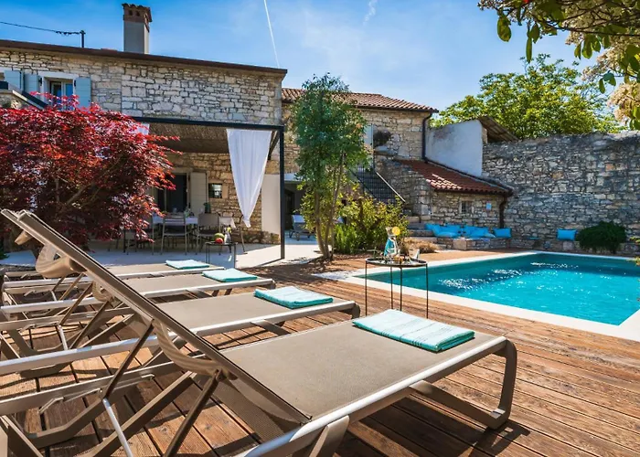 Villa Beautiful Nar With Pool In Žminj