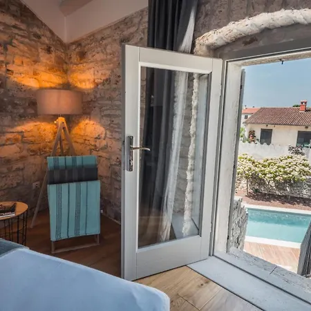 Beautiful Nar With Pool In Villa *