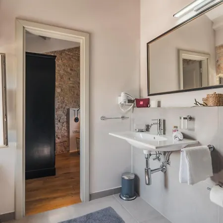 Villa Beautiful Nar With Pool In *