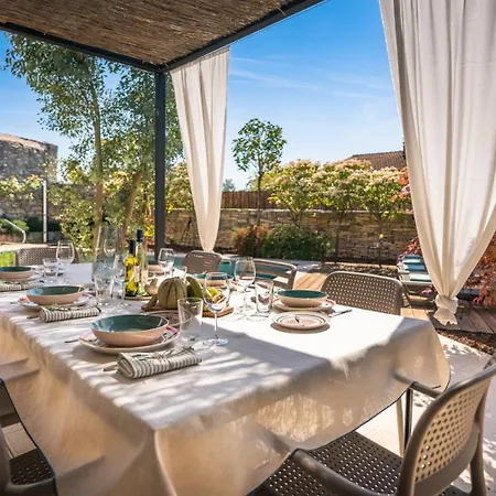 Beautiful Nar With Pool In *